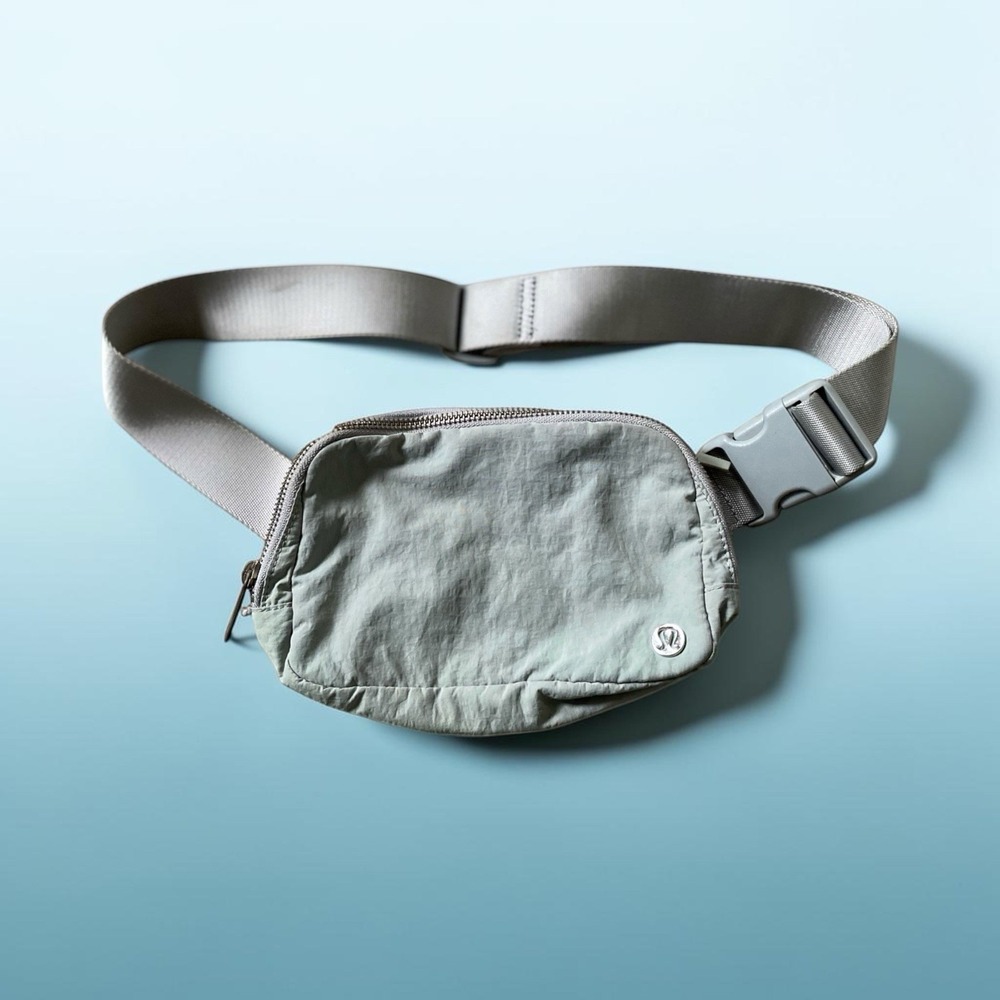 Lululemon Everywhere Belt Bag Gray Small 8x5" Pockets Travel